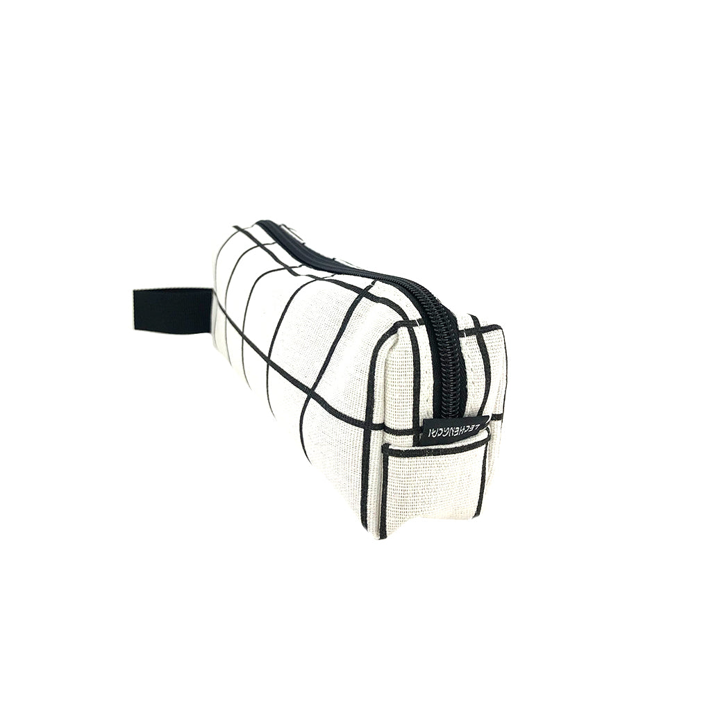 Canvas Square pencil case side view with zipper details